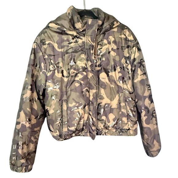 Ashley By 26 International Jackets & Blazers - Ashley by 26 International Women’s Camouflage Puffer Jacket Size L Camo Coat